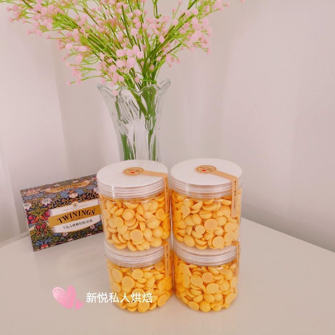 入口即化的无添加蛋黄溶豆