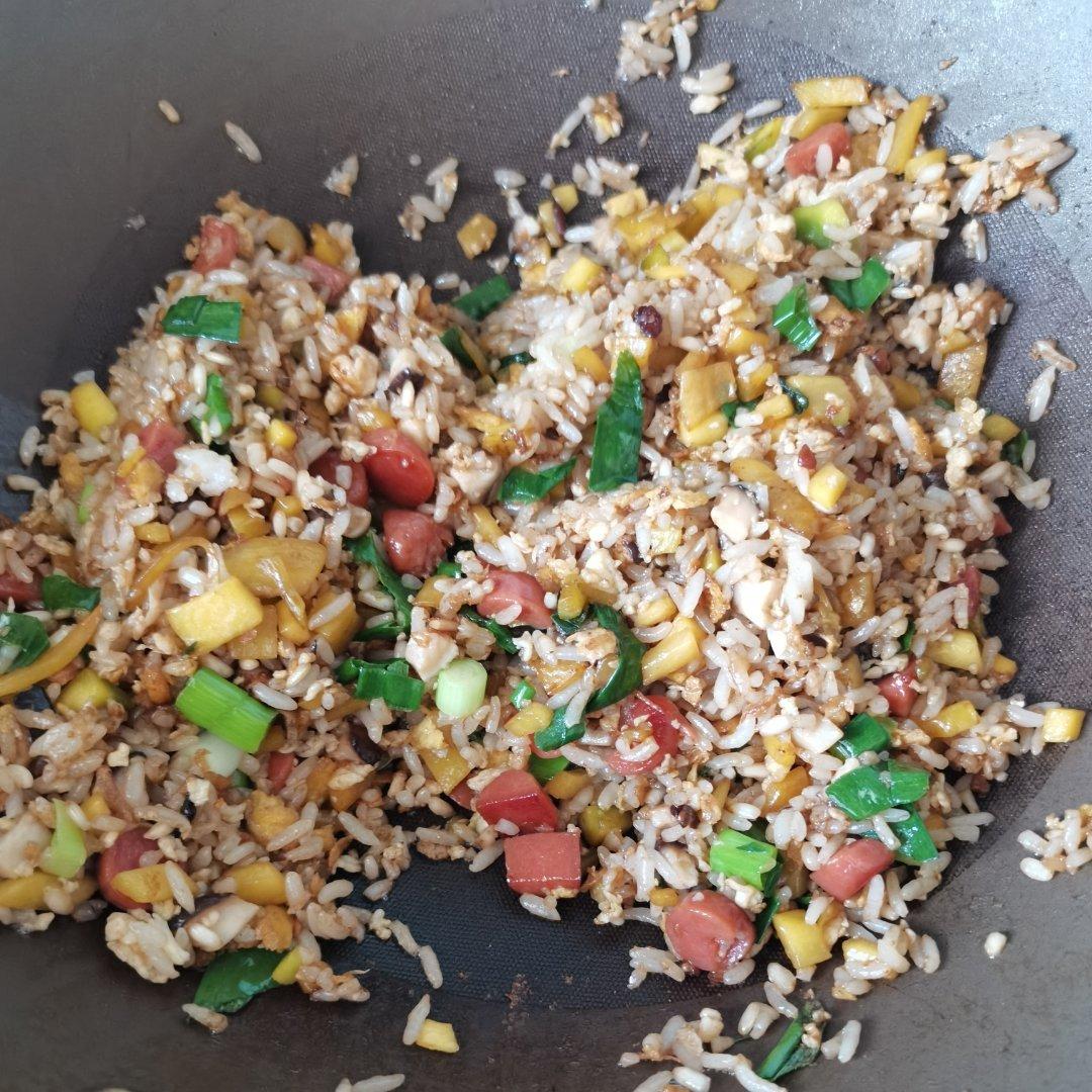 厨师长教你“蛋炒饭”如何做才好吃，答案都在这里面！