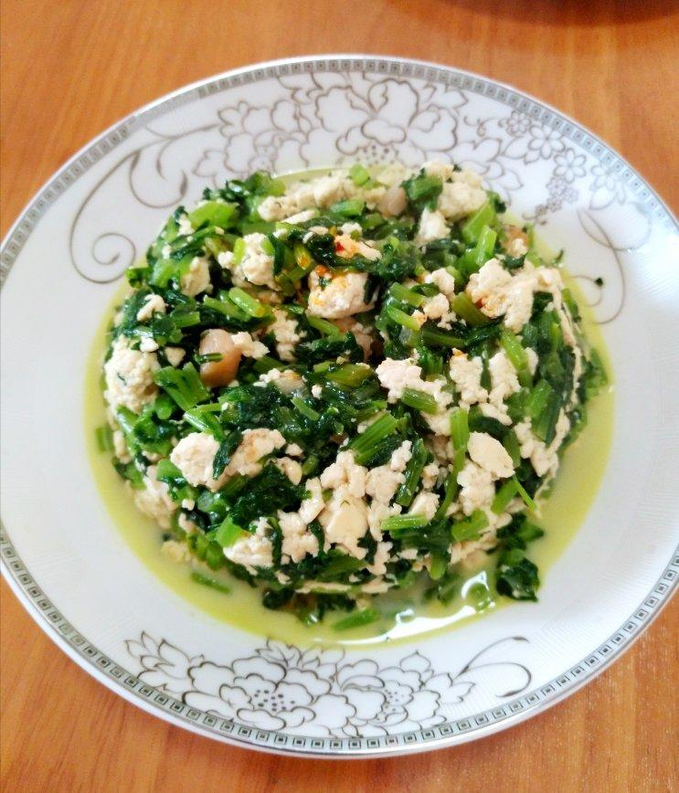 小嫣红做的茼蒿小豆腐一五分钟美食