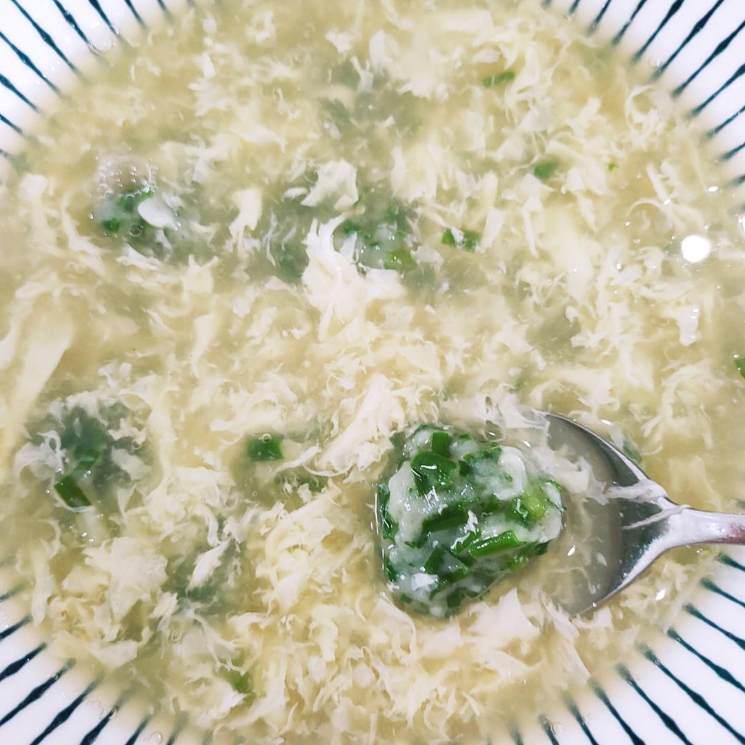 尝一口春天的鲜汤丨韭菜疙瘩汤