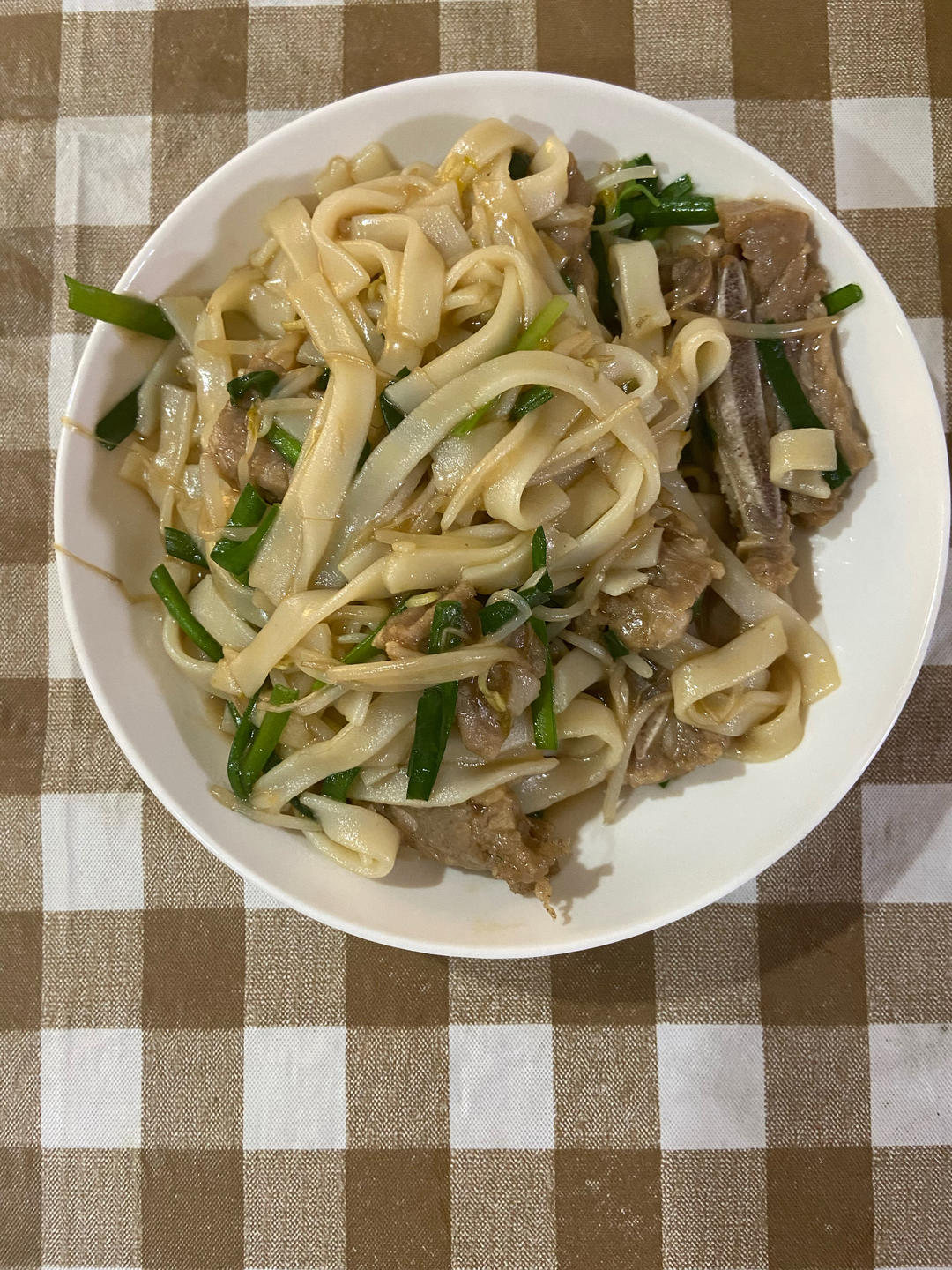 懒人快手版干炒牛河粉（两人份）