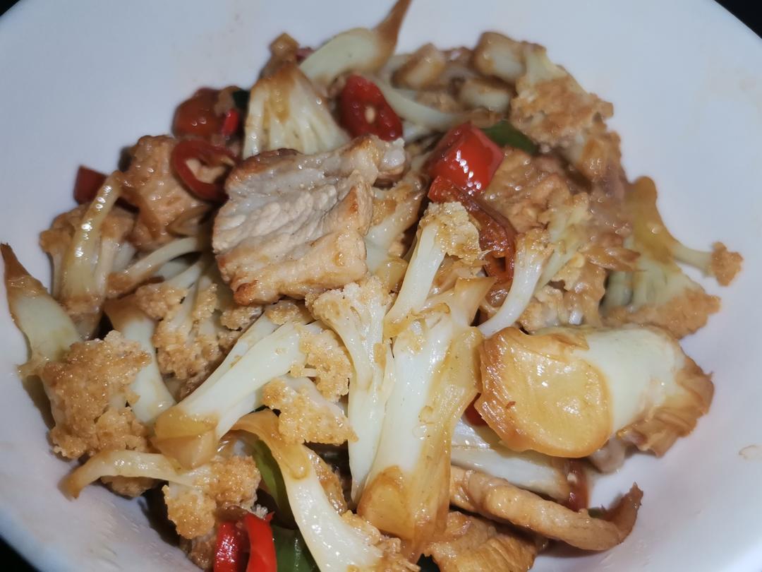 干煸菜花（花菜炒肉）