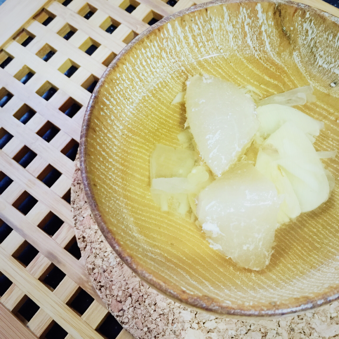 雪梨麦冬石斛花瘦肉汤