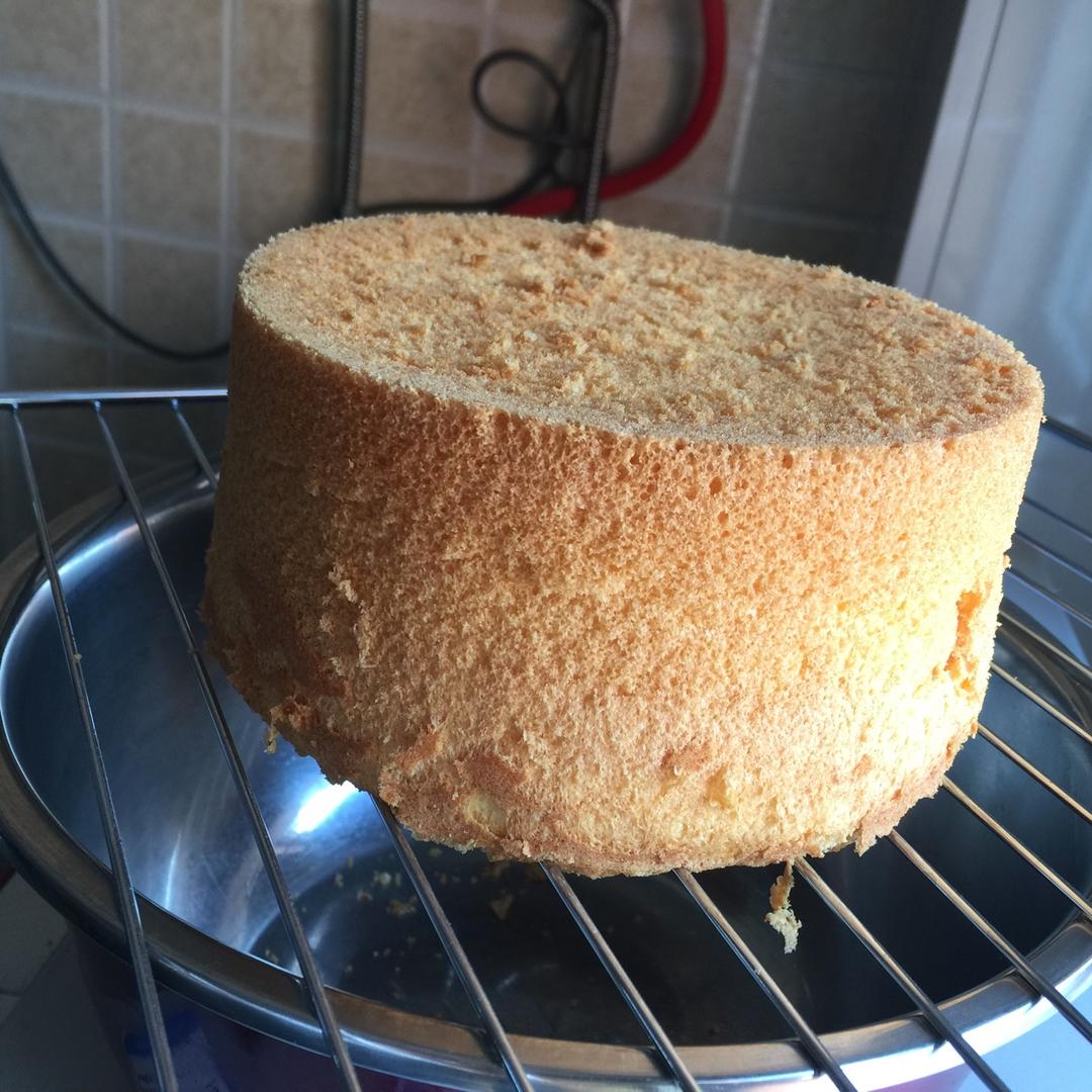 超简单完美戚风蛋糕（6寸2蛋）附打发、翻拌、脱模视频