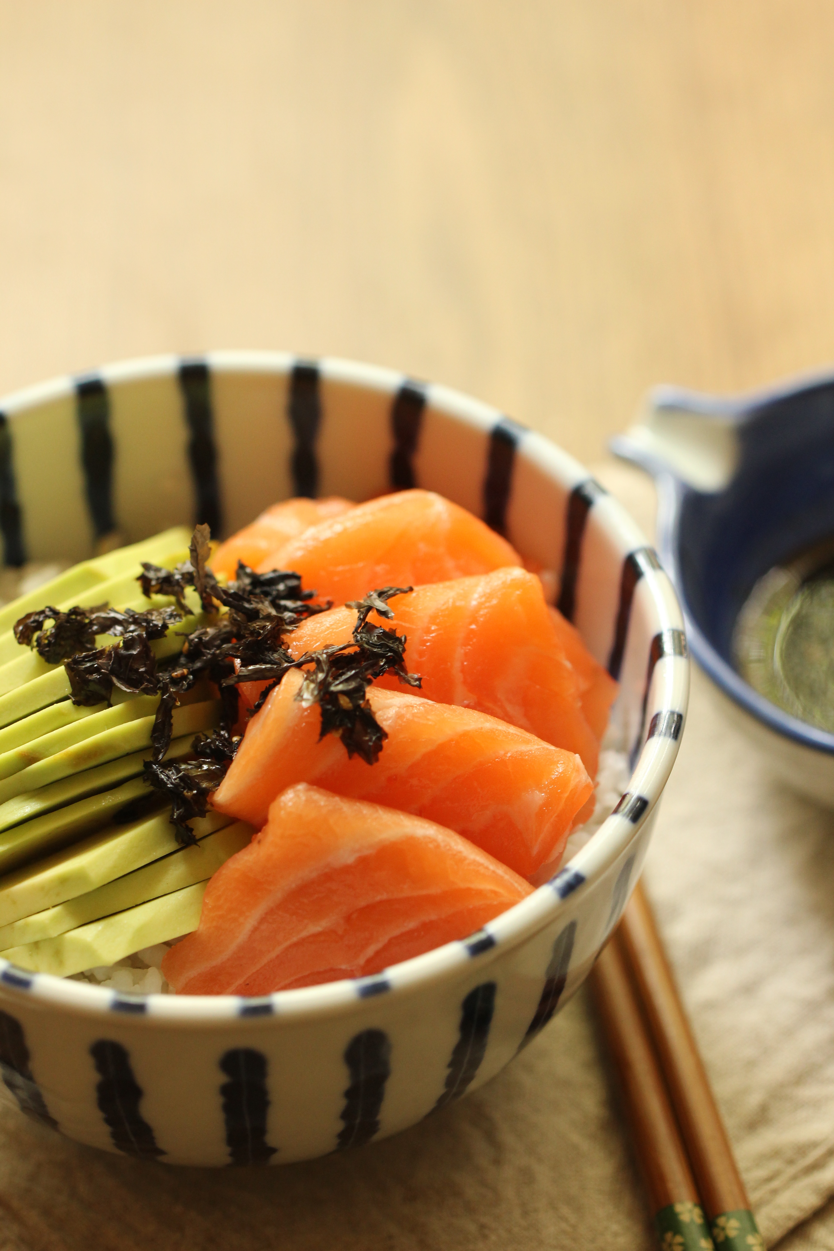 牛油果三文鱼拌饭