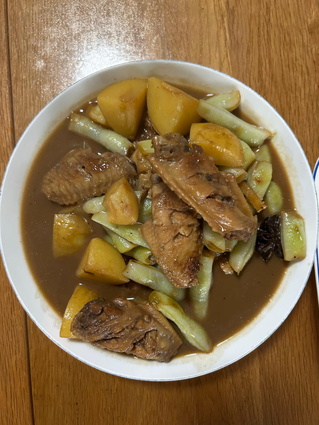 土豆炖鸡翅根