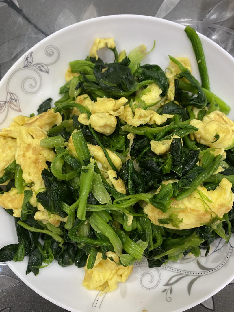 菠菜炒鸡蛋