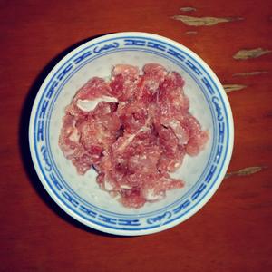 家常下饭菜——肉丝炒春笋的做法 步骤3
