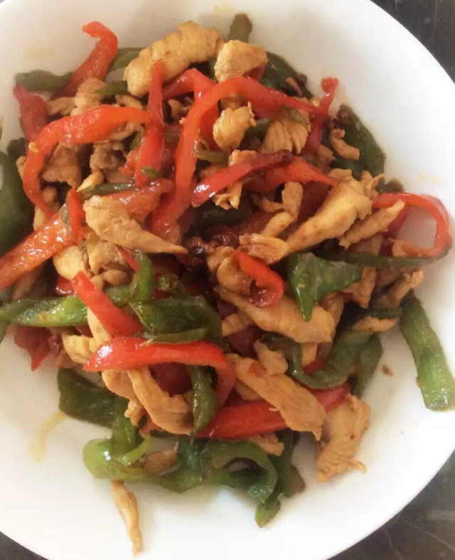 青椒红萝卜炒鸡丝