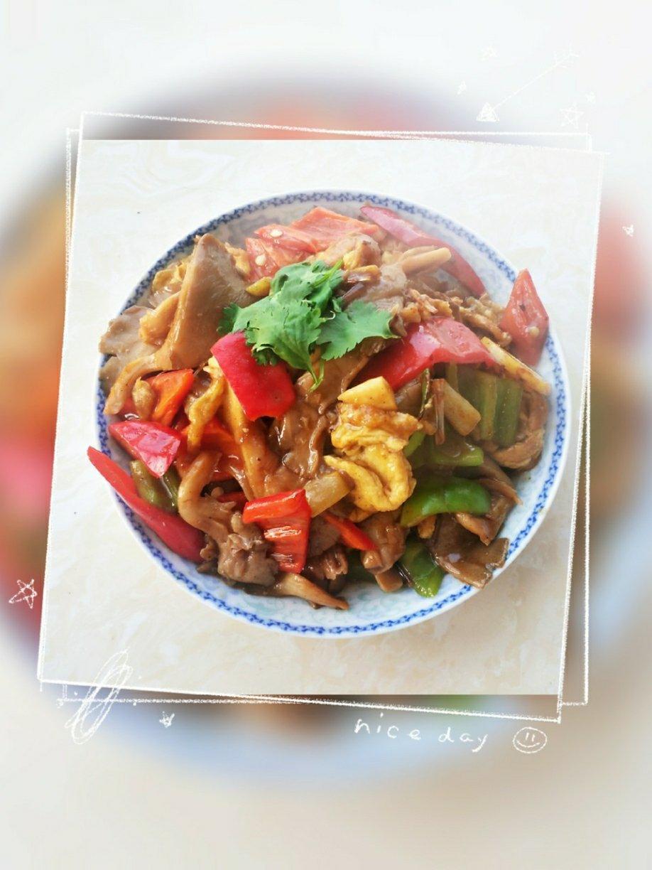 平菇青椒炒鸡蛋 好吃又营养的超快手家常菜