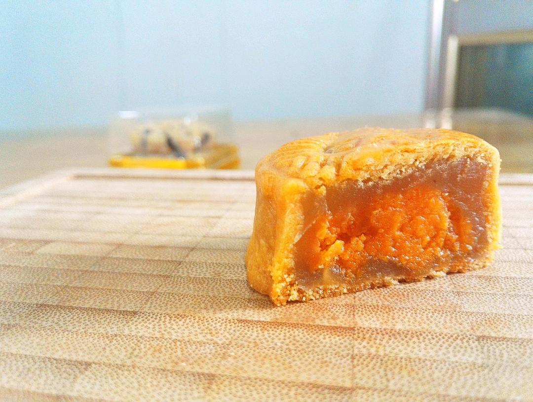 广式莲蓉（豆沙）蛋黄月饼（超详细步骤）