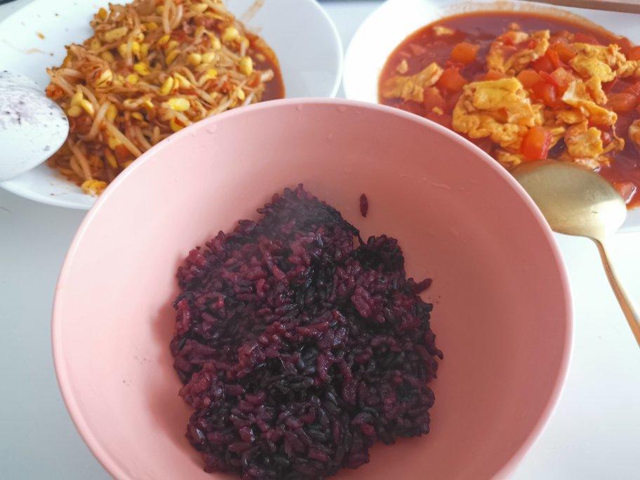 超级软糯的纯黑米饭