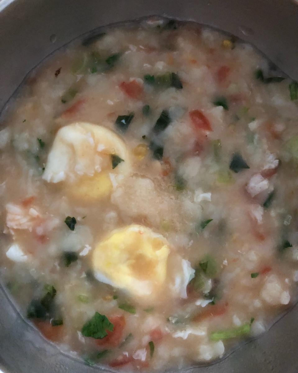 快手宝宝饭 鲜虾西红柿鸡蛋疙瘩汤