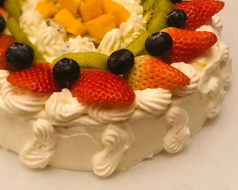 水果生日蛋糕裱花造型的做法 步骤7