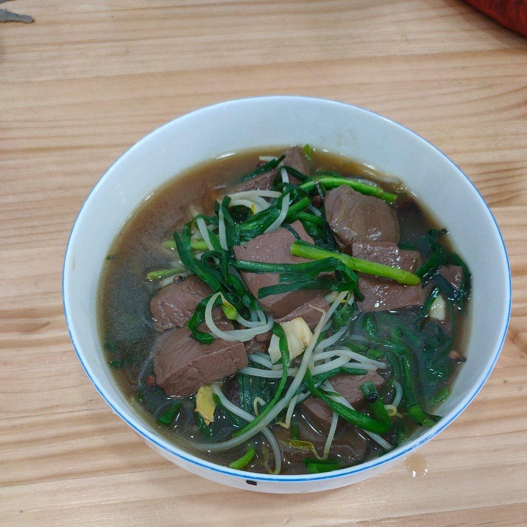 韭菜炒鸭血