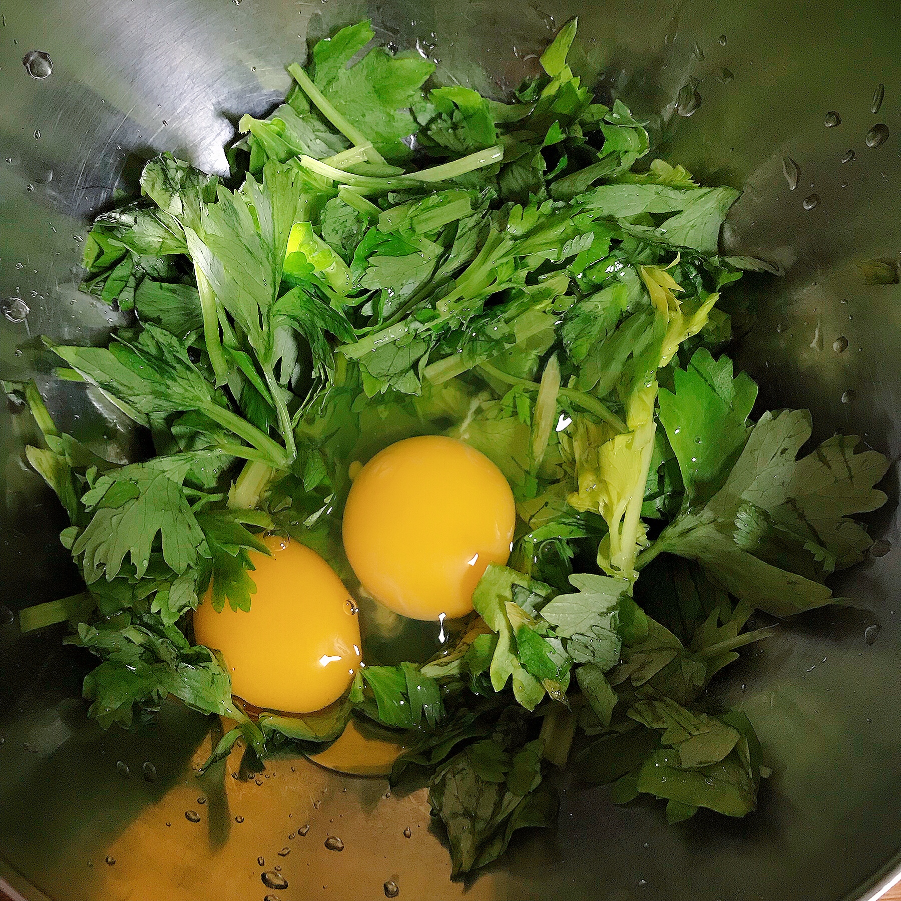 「健康三餐」芹菜培根鸡蛋粗粮饼的做法 步骤1
