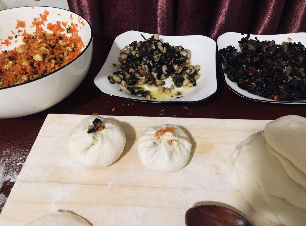 胡萝卜木耳鸡蛋素包子