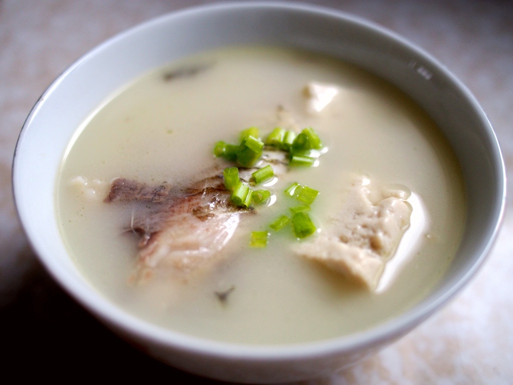 鲫鱼豆腐汤