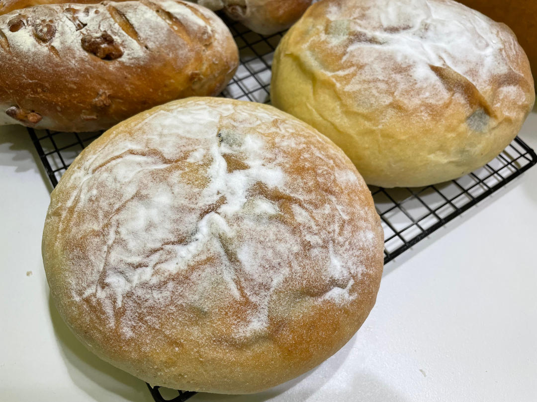 葡萄干杏仁面包