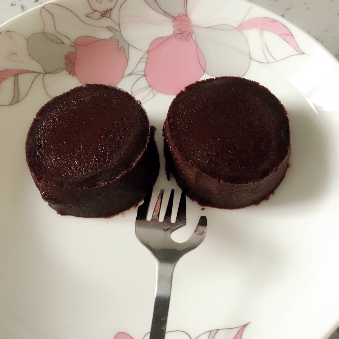 给妹子群的巧克力熔岩蛋糕