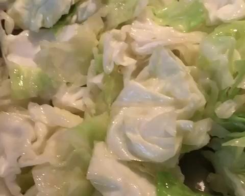 巨好吃的炝炒香辣圆白菜的做法