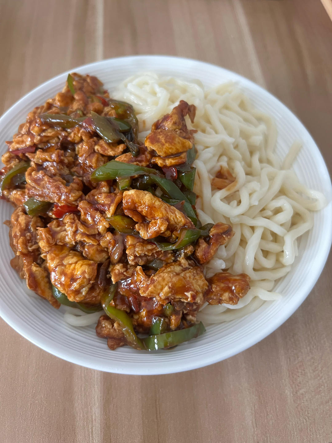 青椒鸡蛋拌面