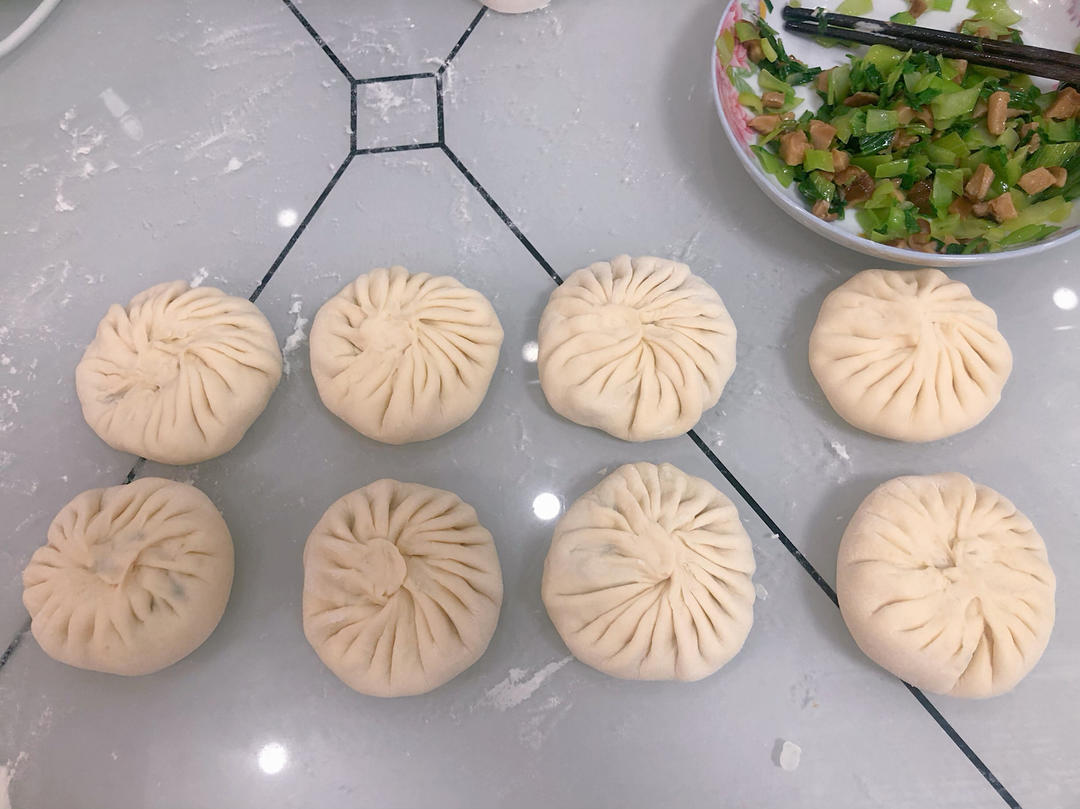 油菜香菇菜包