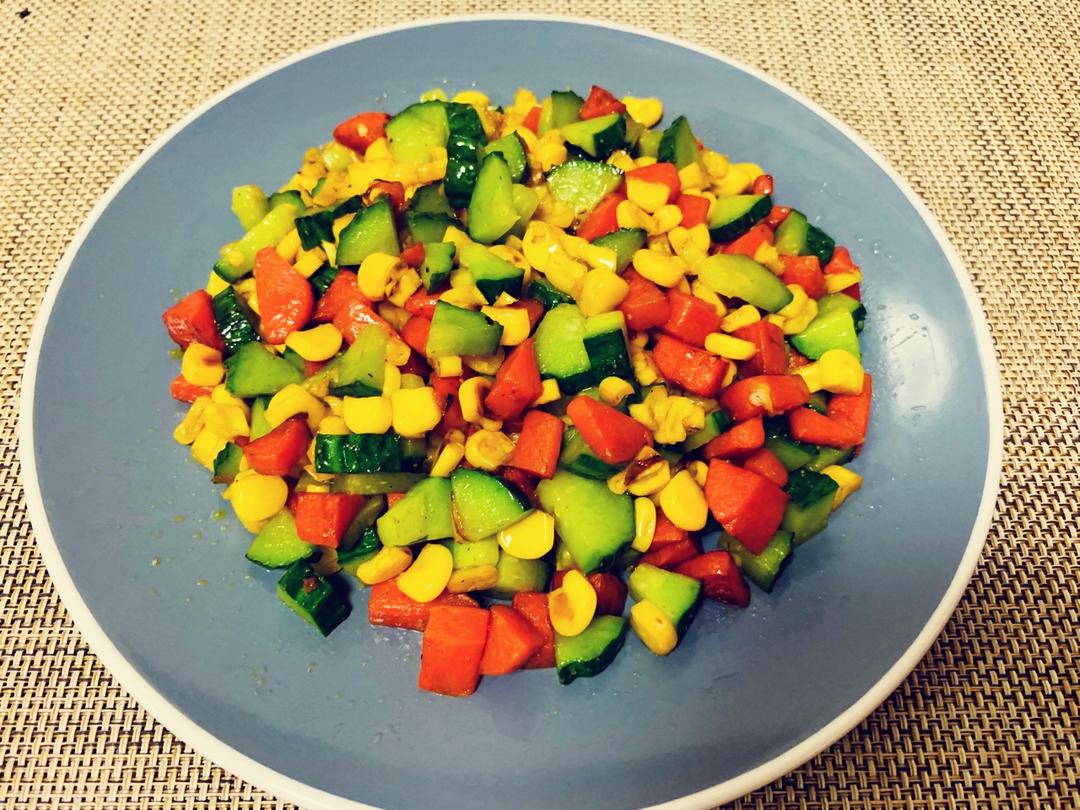 胡萝卜玉米炒黄瓜
