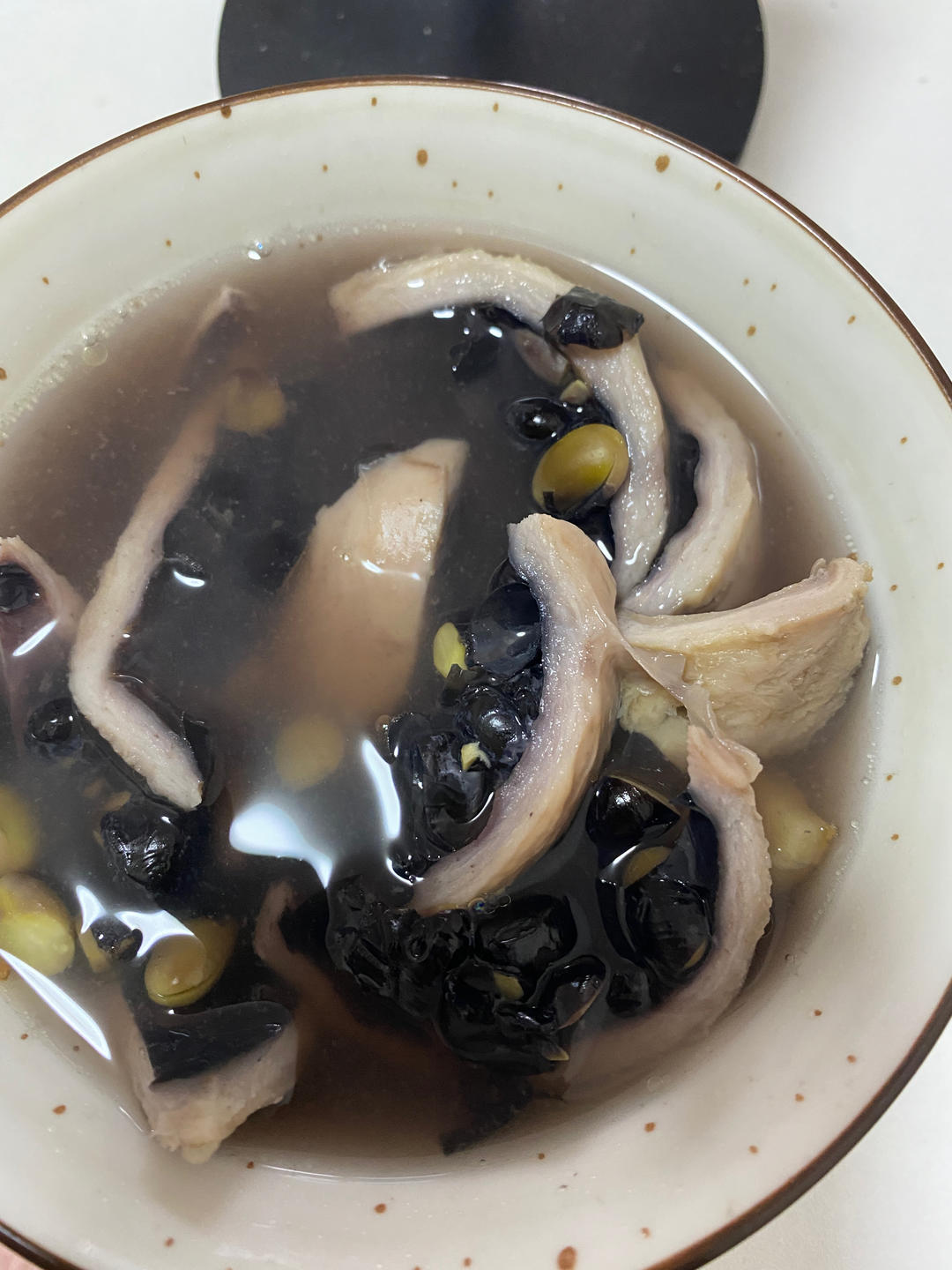 猪小肚蒸乌豆，小孩尿床，大人尿频尿急渗尿管用