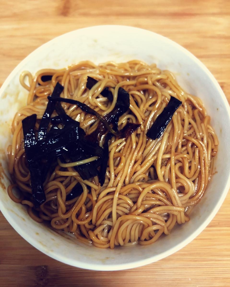 葱油拌面Spring Onion Noodles