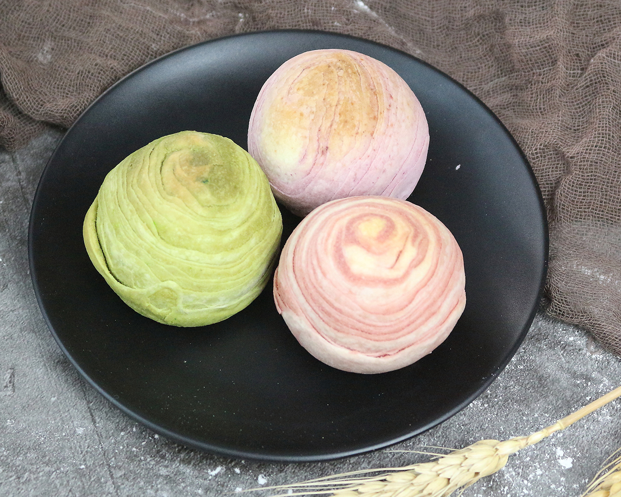 玖壹度-苏式月饼彩色螺纹蛋黄酥的做法