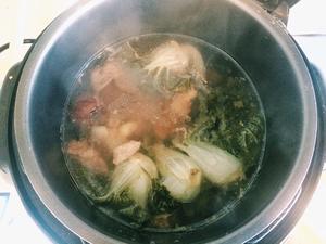 奶白菜排骨湯的做法 步骤2