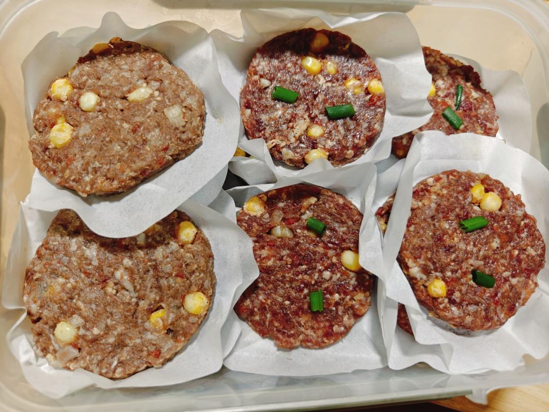 胡萝卜玉米牛肉饼