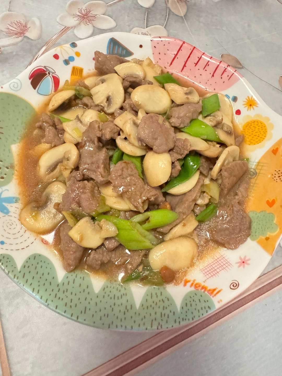 白蘑菇（口蘑）炒牛肉片（3⭐半）