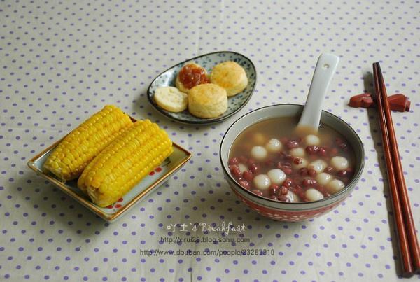 {吖土の早餐}红豆丸子汤+司康+煮玉米