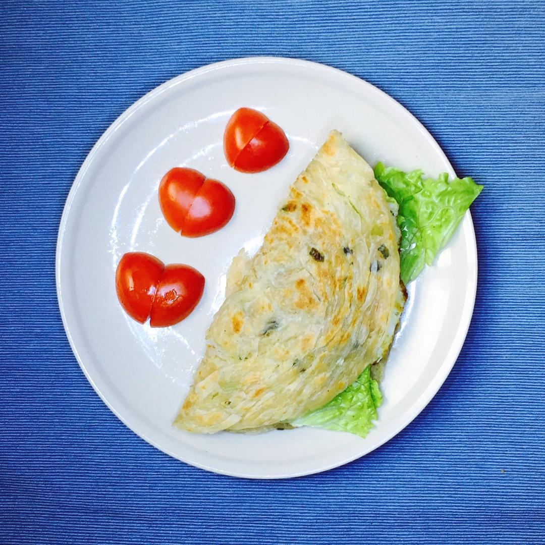 在10秒内把小西红柿切成心形