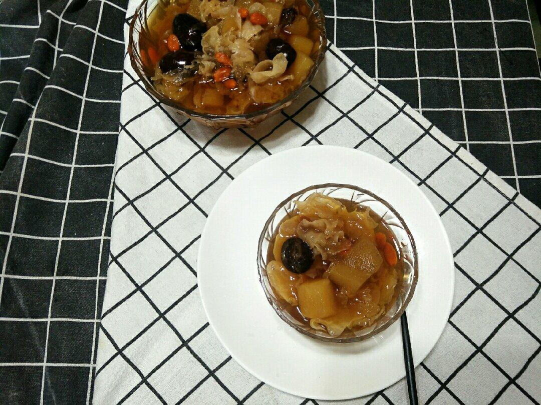 银耳苹果羹