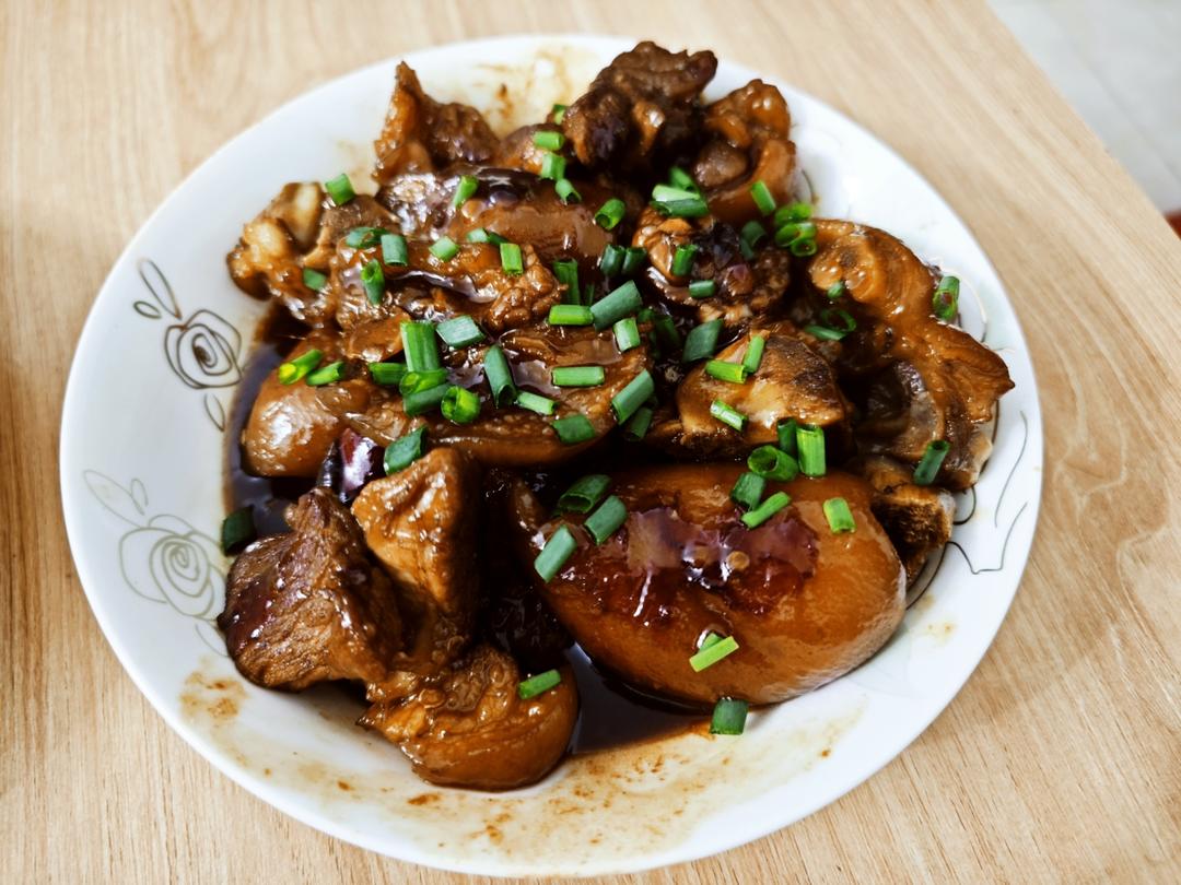 美味的家常菜：红烧猪蹄