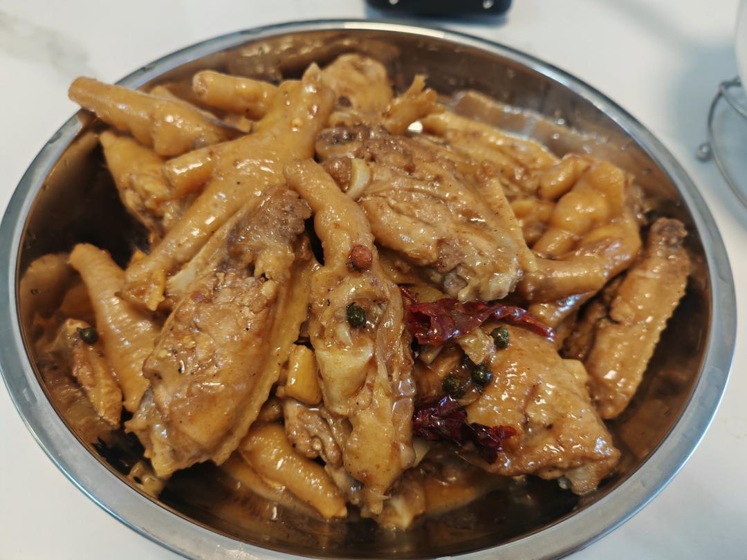 “藕丁烧鸡翅”太勾魂！天天都想吃！黏糊糊的酱汁贼下饭！不灼水，不炒糖色，不勾芡，特别简单！