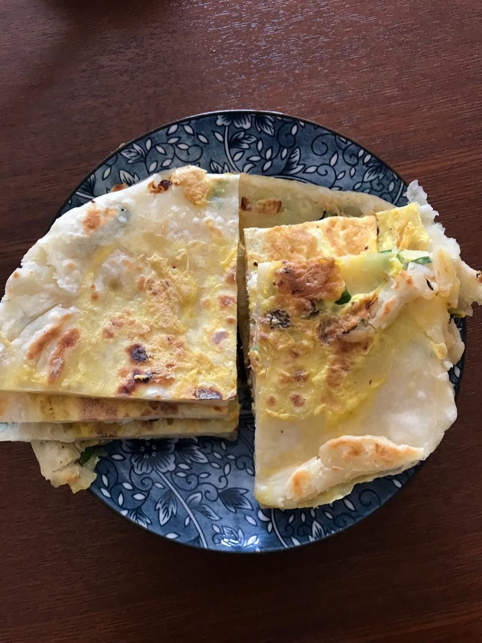 鸡蛋葱油饼                  （更新饼坯保存方法）