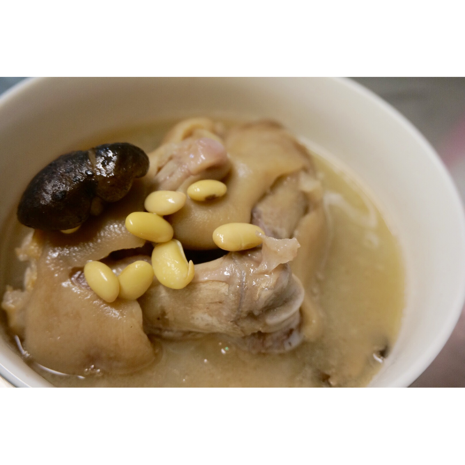 黄豆猪脚汤