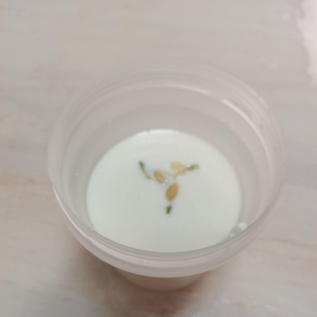 茉莉花奶冻