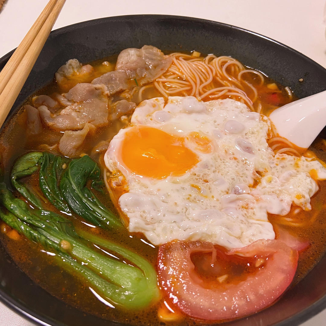 番茄酸汤肥牛面