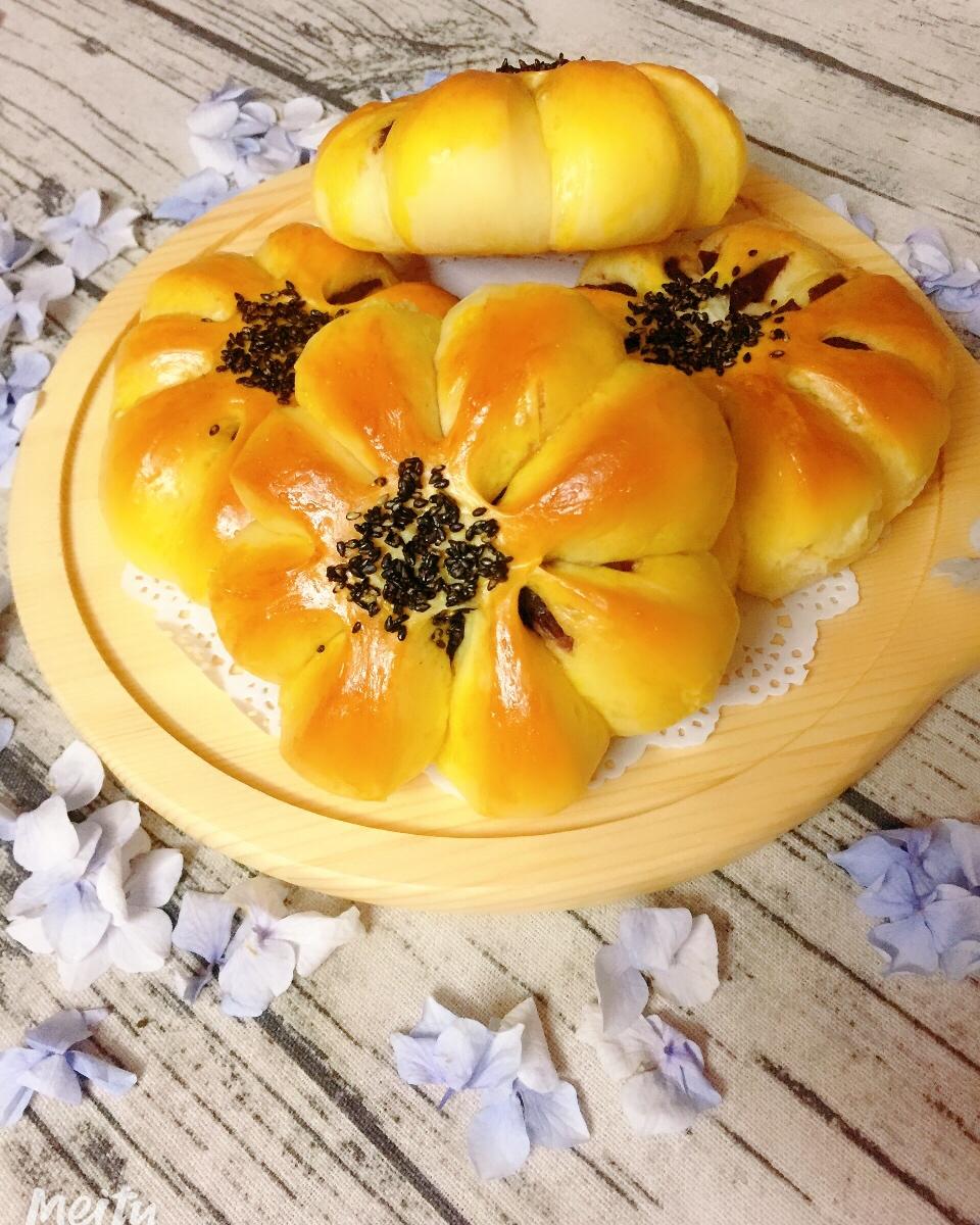 花朵豆沙餐包