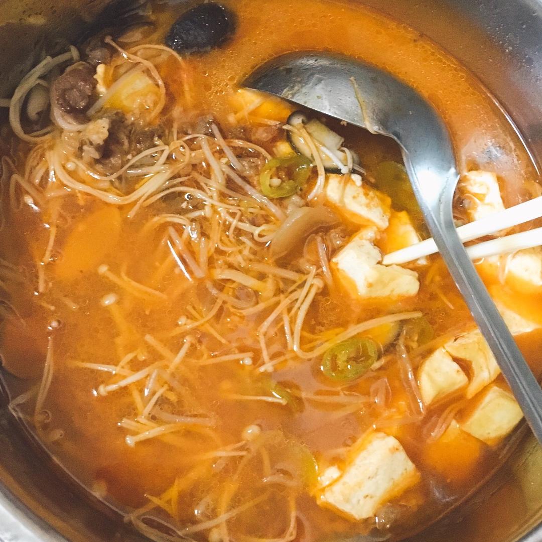 虎纹馋猫做的大酱汤