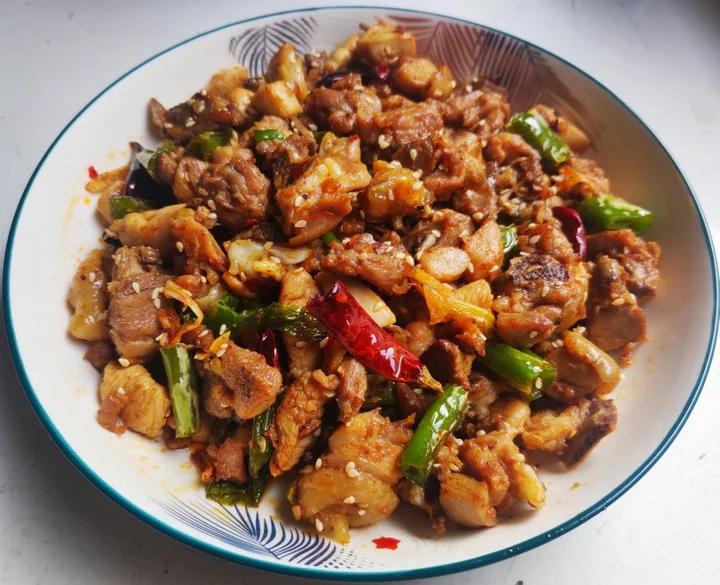 小炒鸡肉～青椒