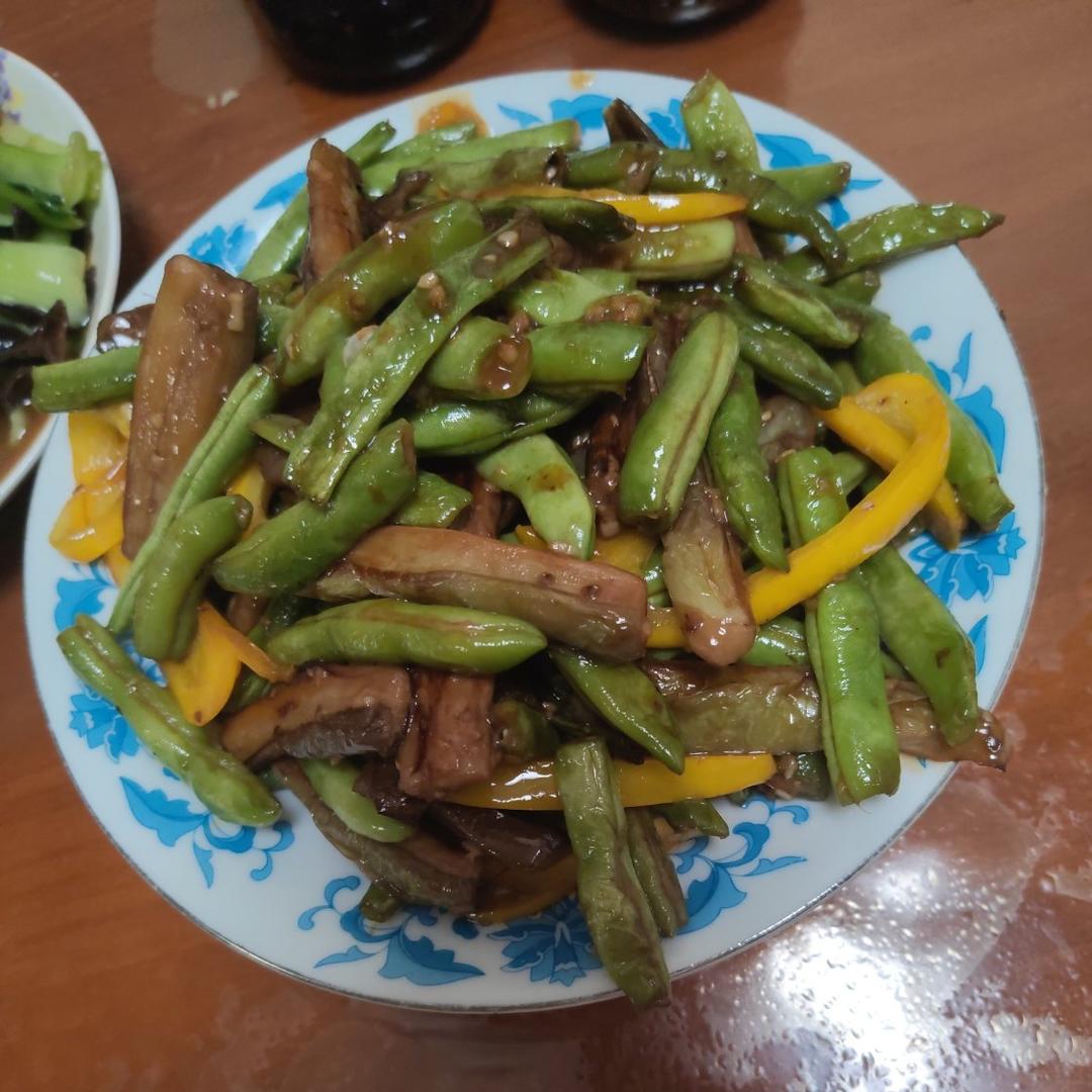 超级下饭的豆角烧茄子