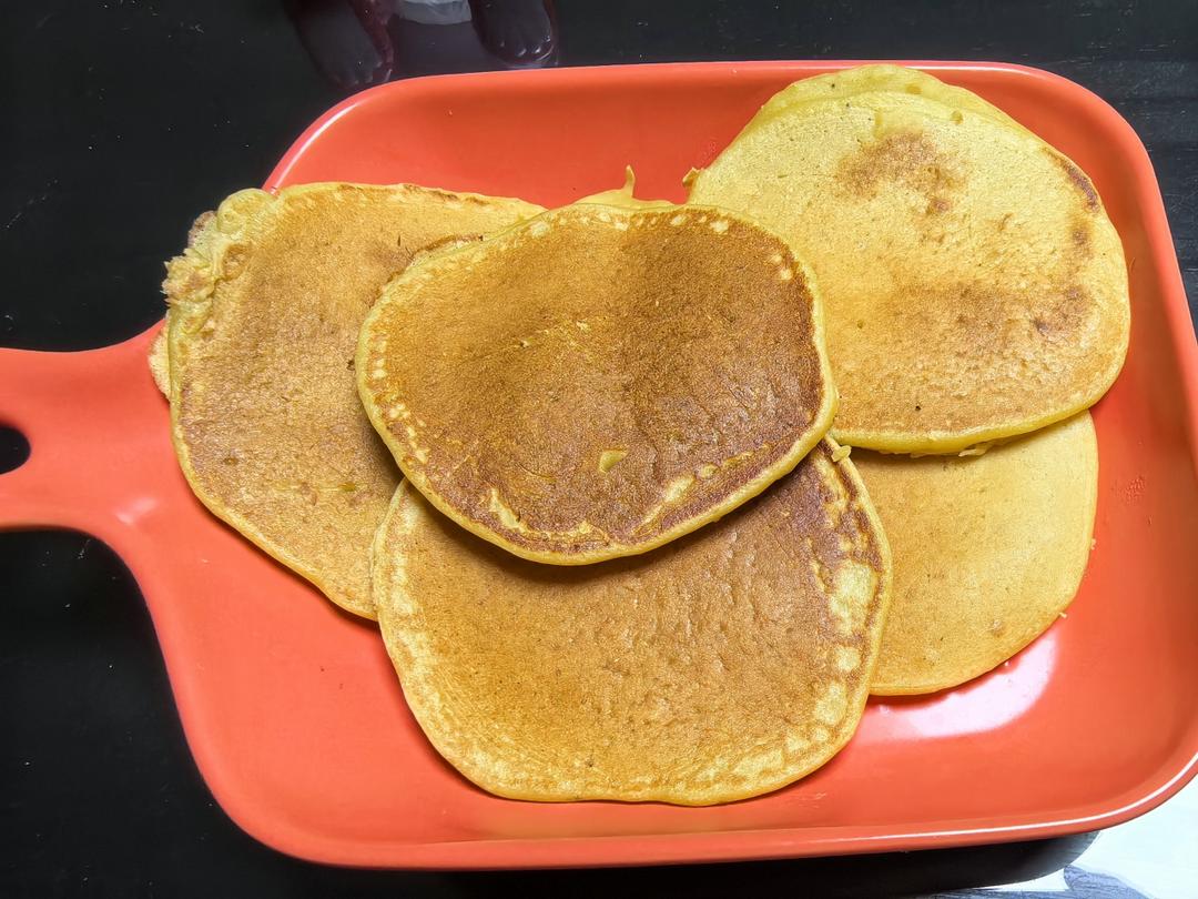 香蕉松饼（无油无糖快手早餐）