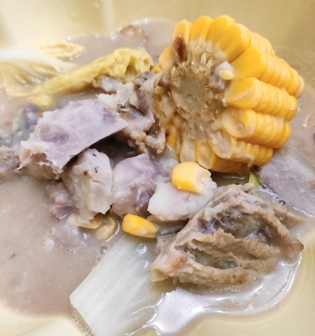 芋头排骨汤