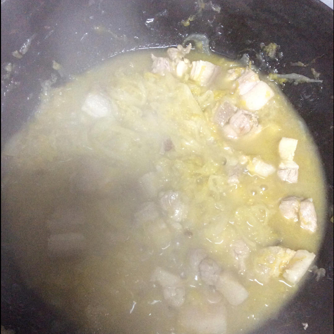 五花肉炖酸菜【最爱妈妈菜】